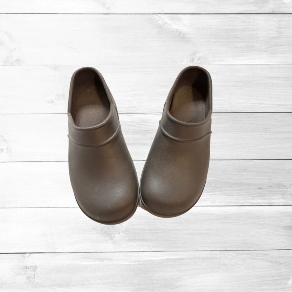 Crocs Neria Comfort Clogs with slip resistant tread,brown, size 9